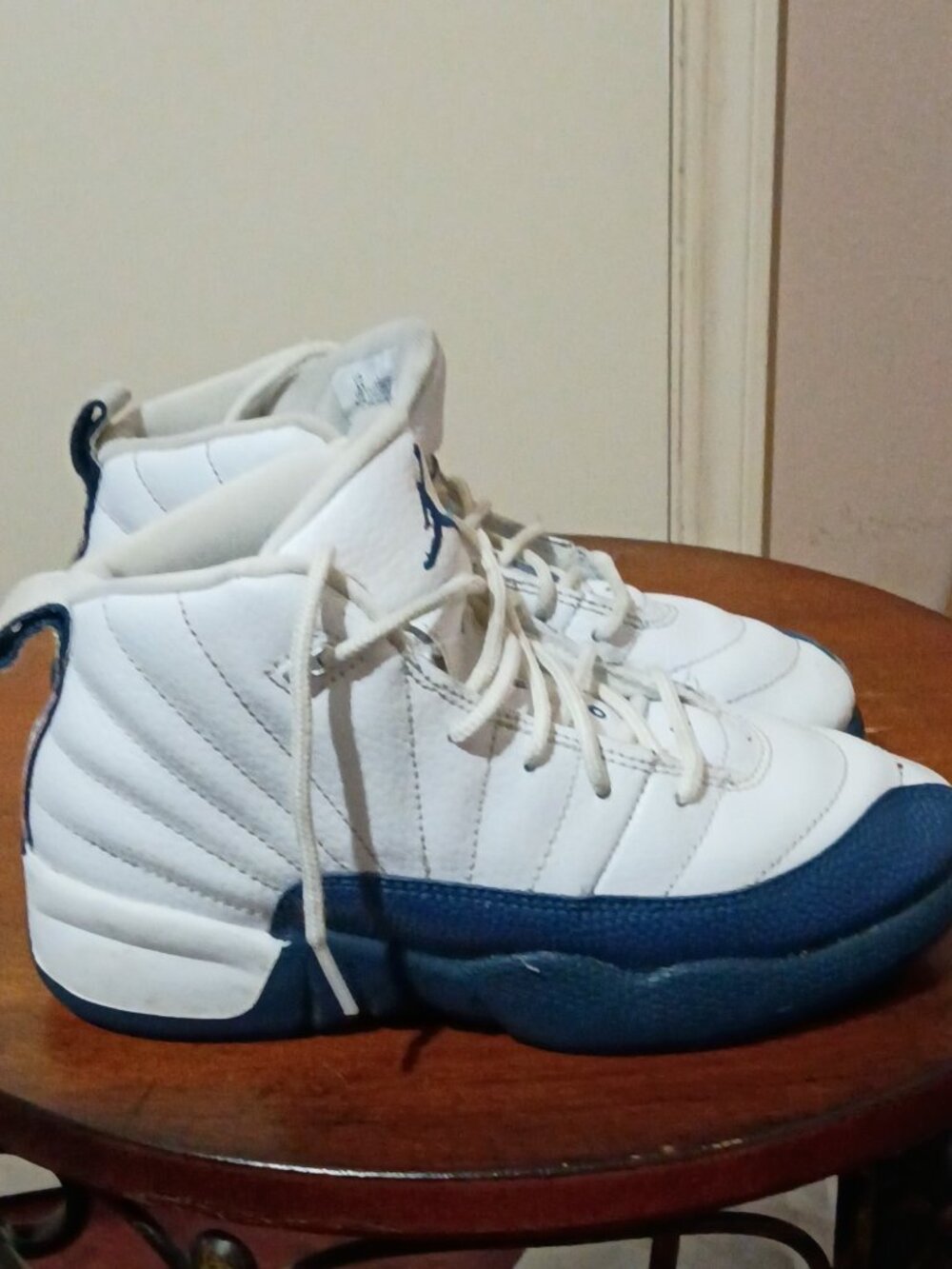 Jordan Air Jordan 12 Boys' Sneakers White Blue High Top Lace Up US 1Y 151186-114